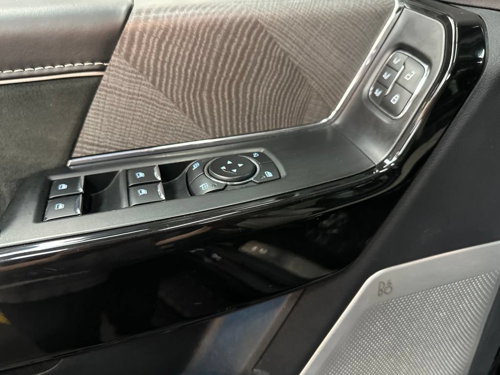 Used 2024 Ford F150 Lightning Platinum AWD/4WD image 19