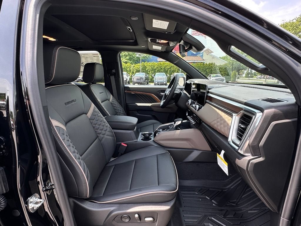 New 2026 GMC Canyon Denali w/ LPO, Denali Black Edition AWD/4WD image 12