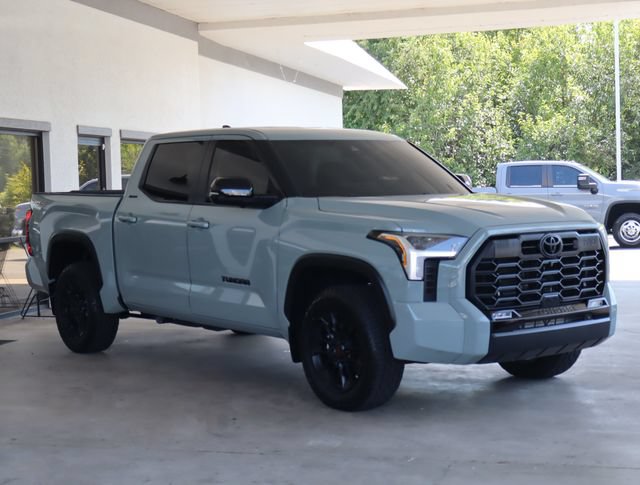 Used 2025 Toyota Tundra Limited w/ TRD Off-Road Package AWD/4WD image 8