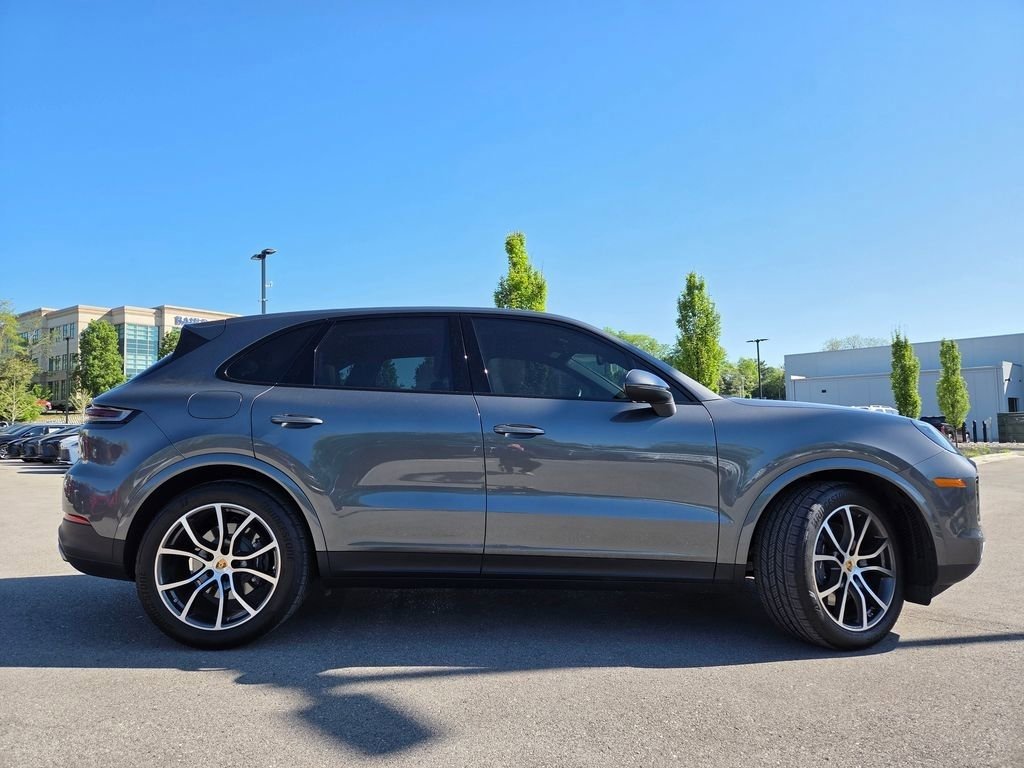 Used 2024 Porsche Cayenne image 32