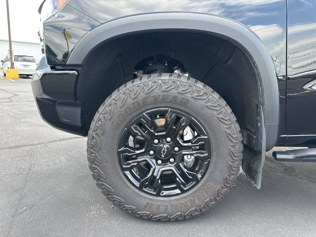 Used 2024 Chevrolet Silverado 1500 ZR2 w/ Technology Package image 22