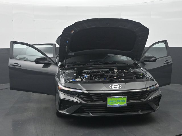 Used 2026 Hyundai Elantra Sport FWD image 41