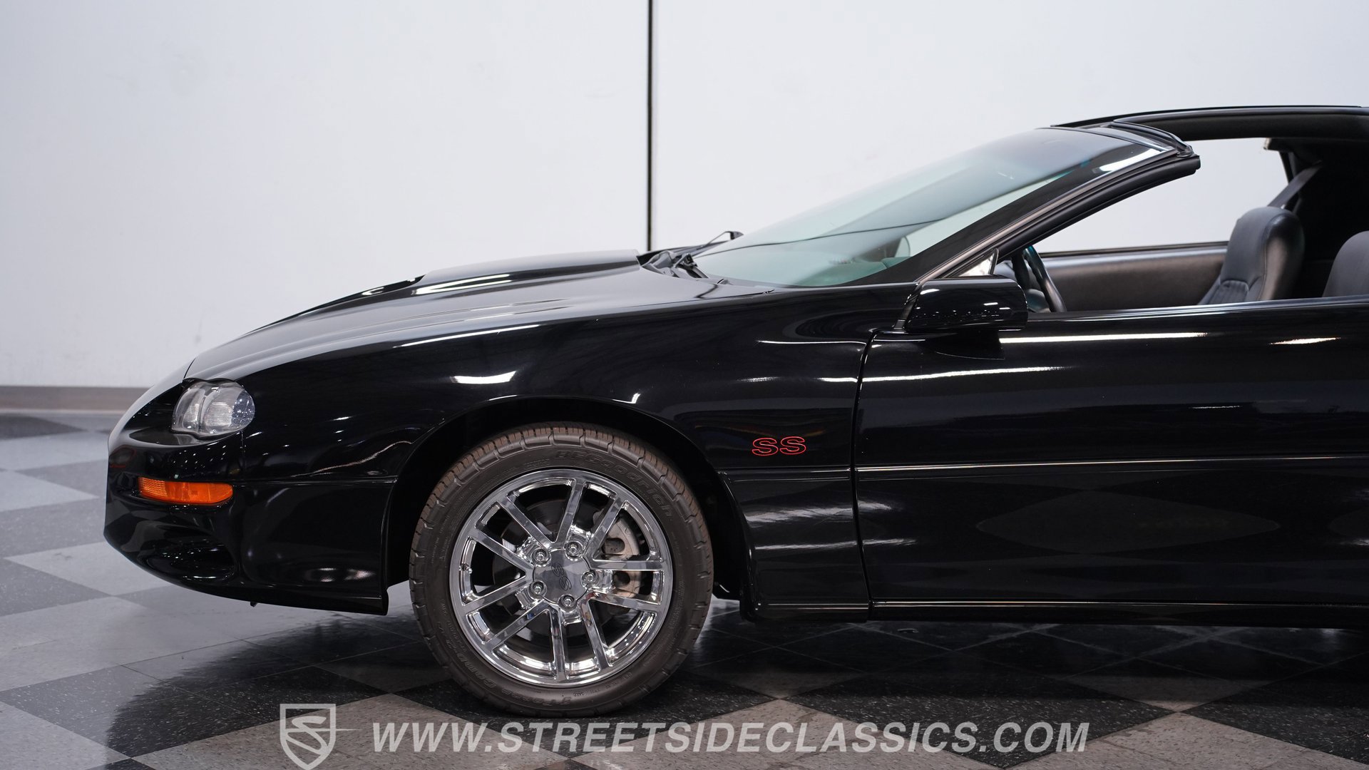 Used 2002 Chevrolet Camaro Z28 w/ SS Performance/Appearance Pkg RWD image 20
