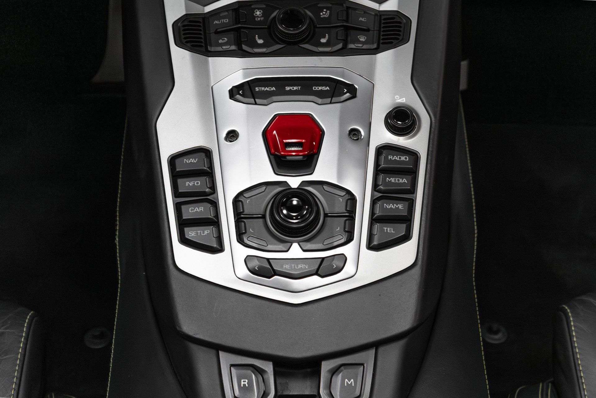 Used 2015 Lamborghini Aventador LP 700-4 image 24