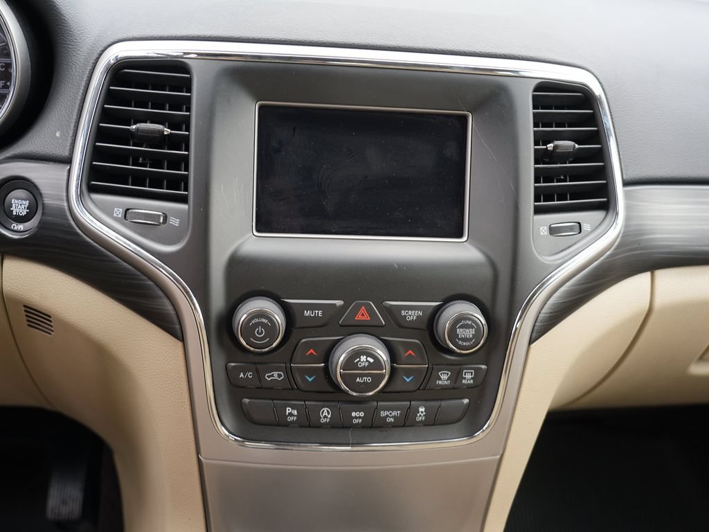 Used 2019 Jeep Grand Cherokee Laredo AWD/4WD image 22