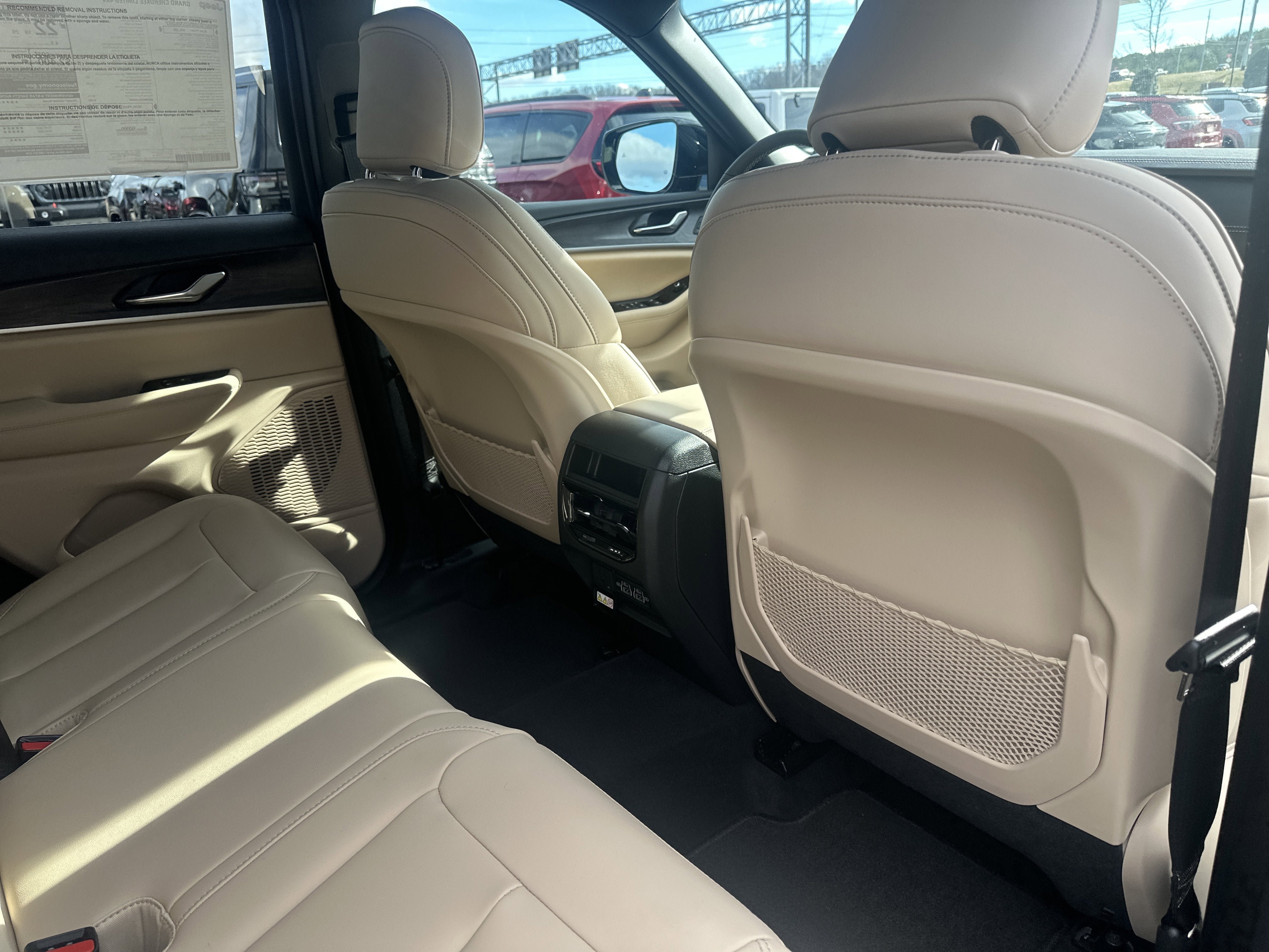 New 2025 Jeep Grand Cherokee Limited w/ Black Appearance Package AWD/4WD image 25
