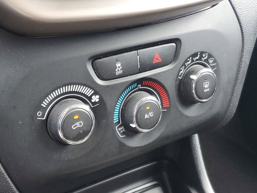 Used 2018 Jeep Cherokee Latitude image 21