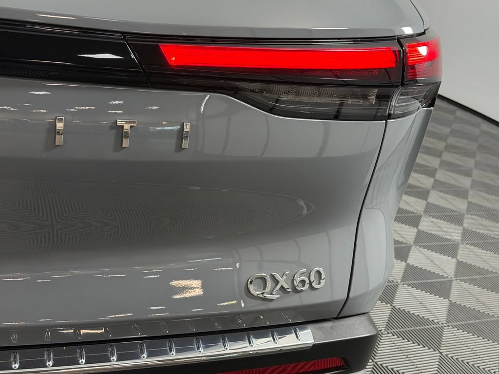 Used 2025 INFINITI QX60 Sensory w/ Vision Package AWD/4WD image 13