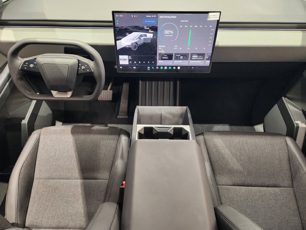 Used 2026 Tesla Cybertruck AWD Crew Cab image 25