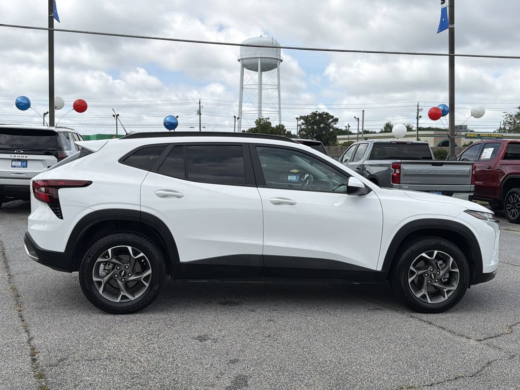 Used 2024 Chevrolet Trax LT w/ LT Convenience Package FWD image 23