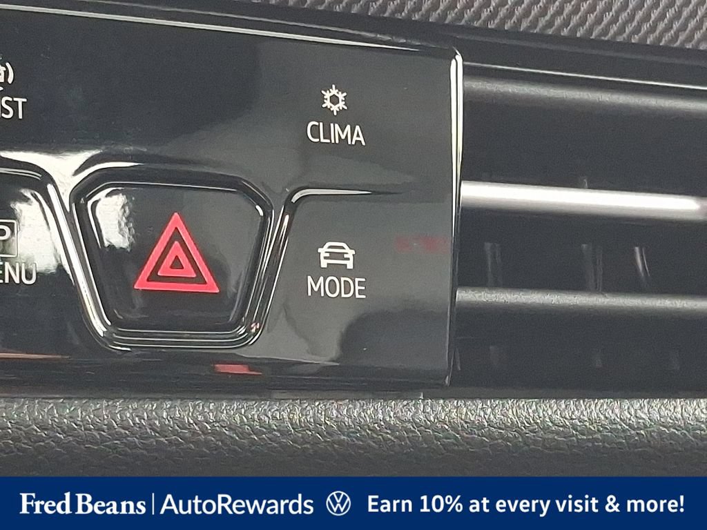 Certified 2025 Volkswagen GTI Autobahn FWD image 31