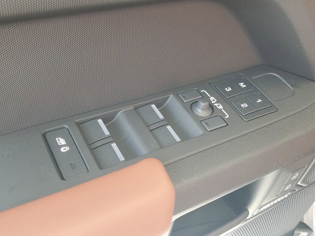 New 2026 Land Rover Defender 110 AWD/4WD image 8