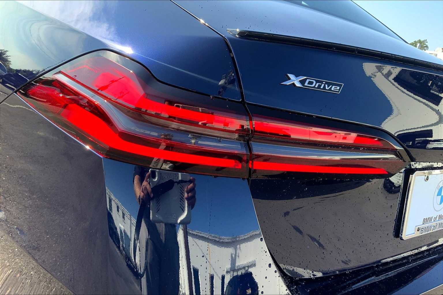 New 2026 BMW 550e xDrive w/ Premium Package image 15