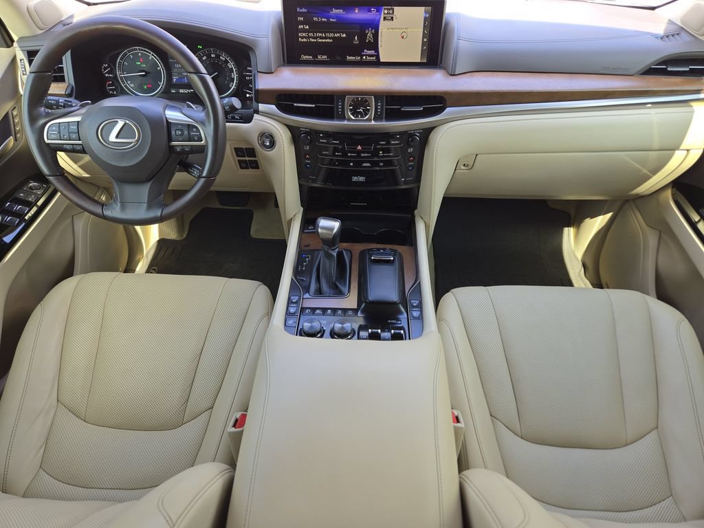 Used 2020 Lexus LX 570 4WD w/ Luxury Package image 26
