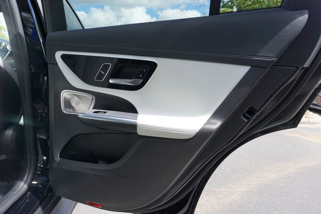 Used 2026 Mercedes-Benz GLC 300 4MATIC image 43