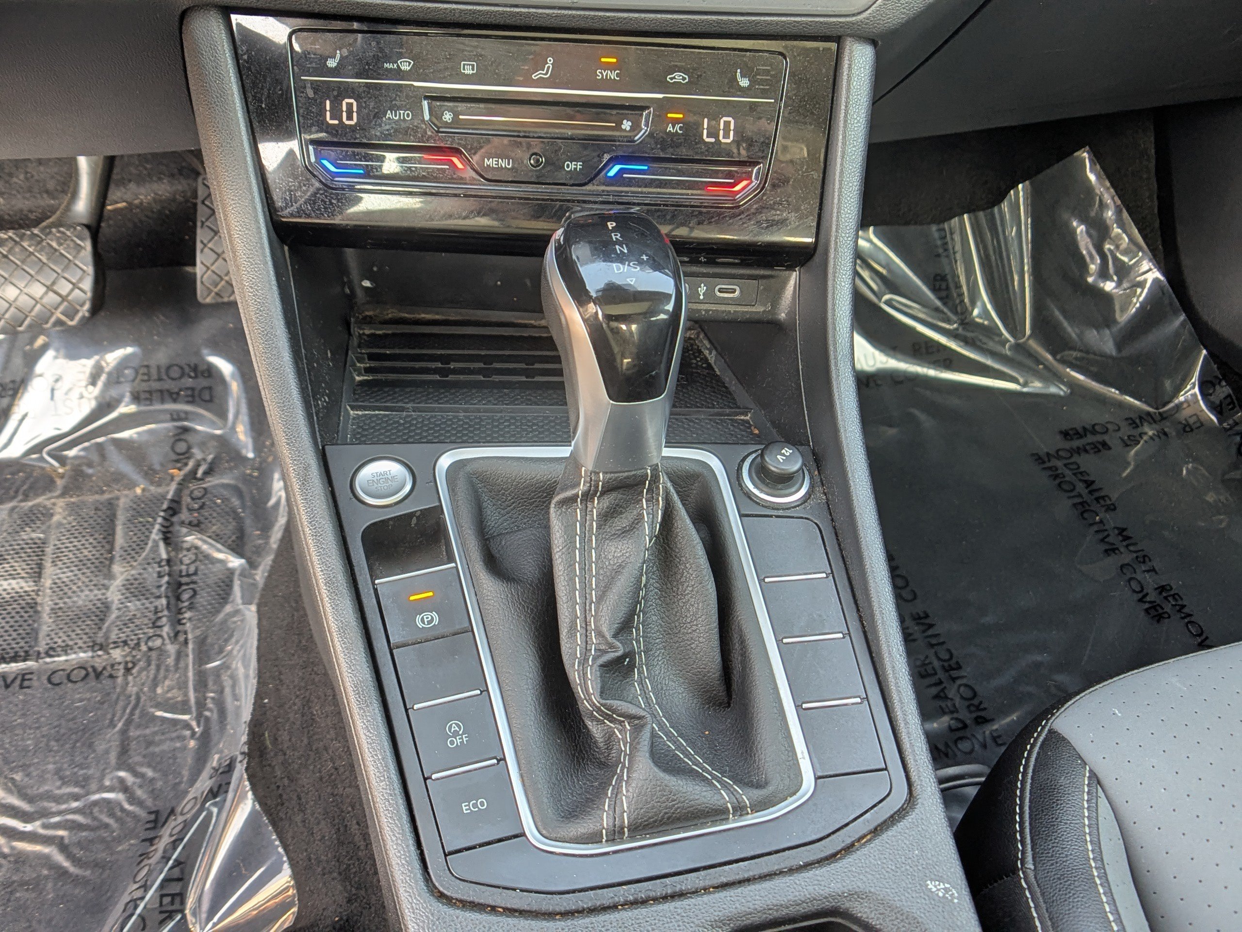 Used 2025 Volkswagen Jetta SE FWD image 22