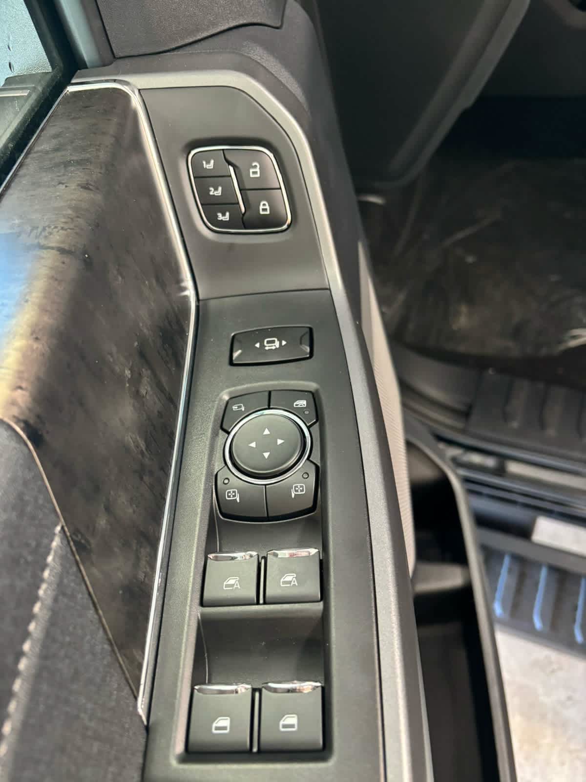 New 2026 Ford F350 Lariat w/ Black Appearance Package AWD/4WD image 21
