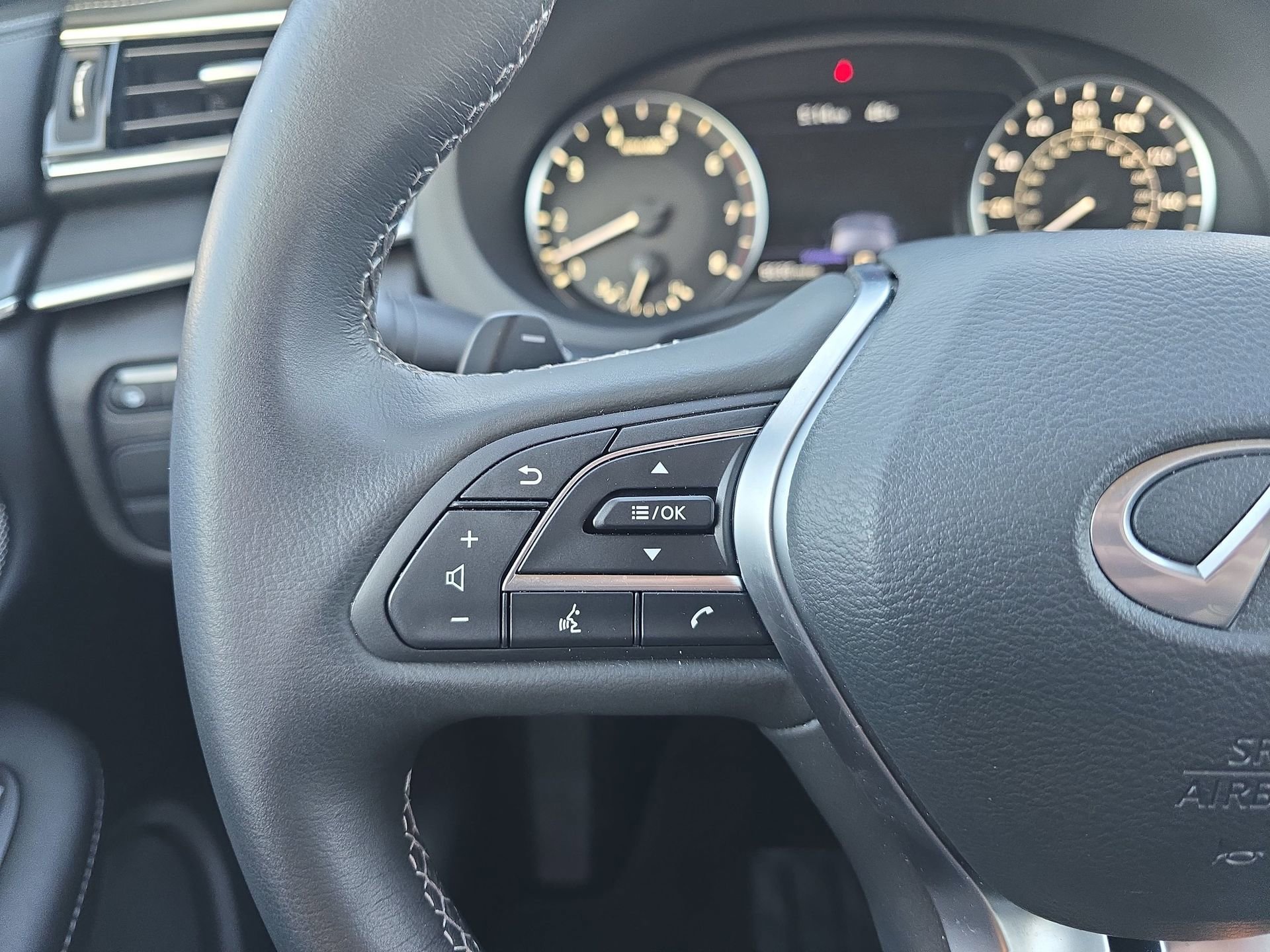 Used 2025 INFINITI QX50 Luxe image 17