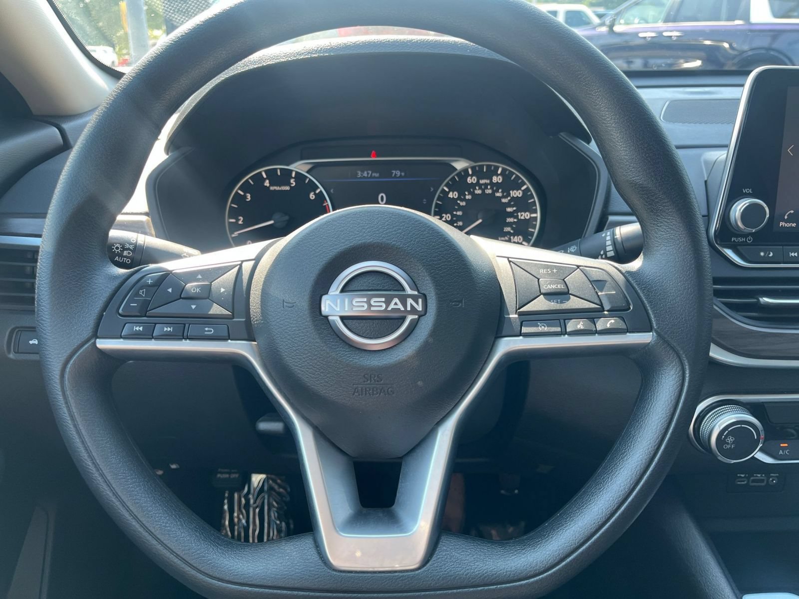 Used 2025 Nissan Altima 2.5 SV FWD image 28