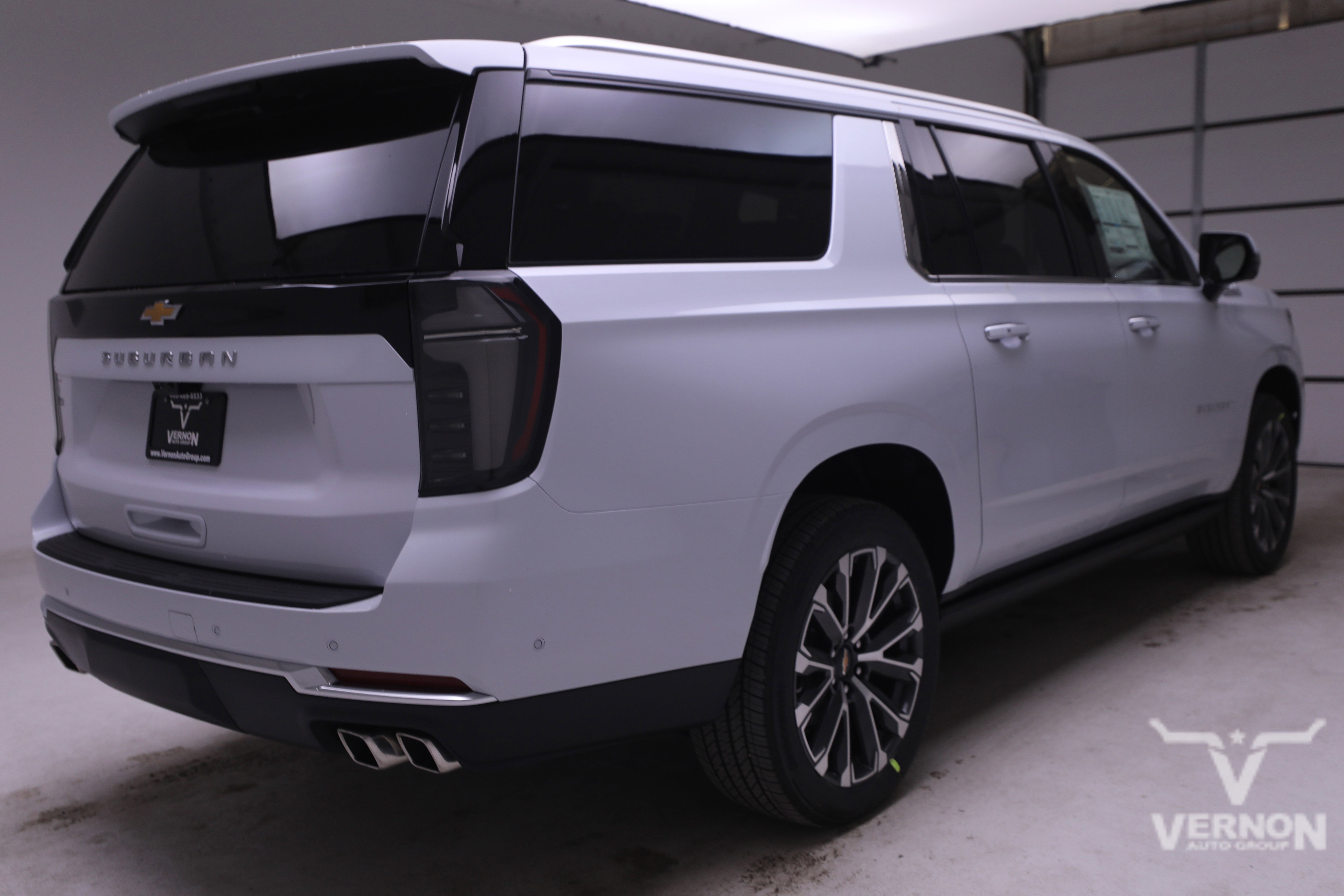 New 2026 Chevrolet Suburban High Country image 5