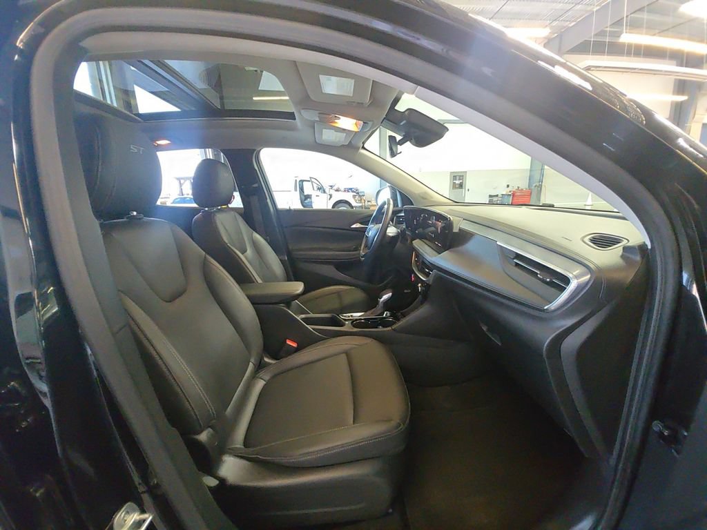 Certified 2024 Buick Encore GX Sport Touring w/ Experience Buick Package AWD/4WD image 29