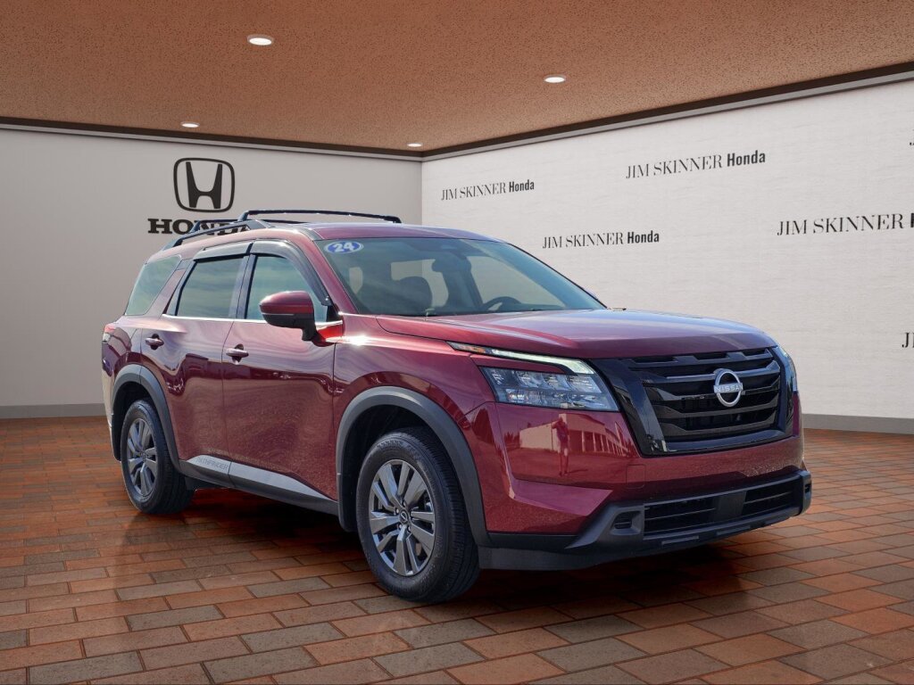 Used 2024 Nissan Pathfinder SV w/ Black Appearance Package image 5