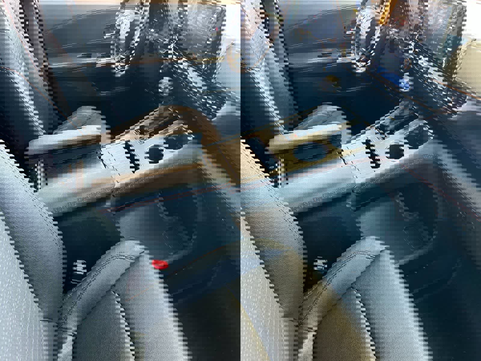 Used 2023 Toyota Sienna XSE w/ XSE Plus Package AWD/4WD image 19