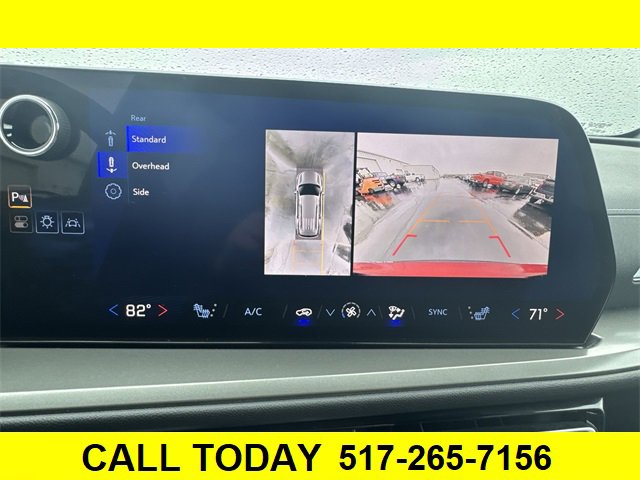 Used 2024 Chevrolet Traverse LT image 16