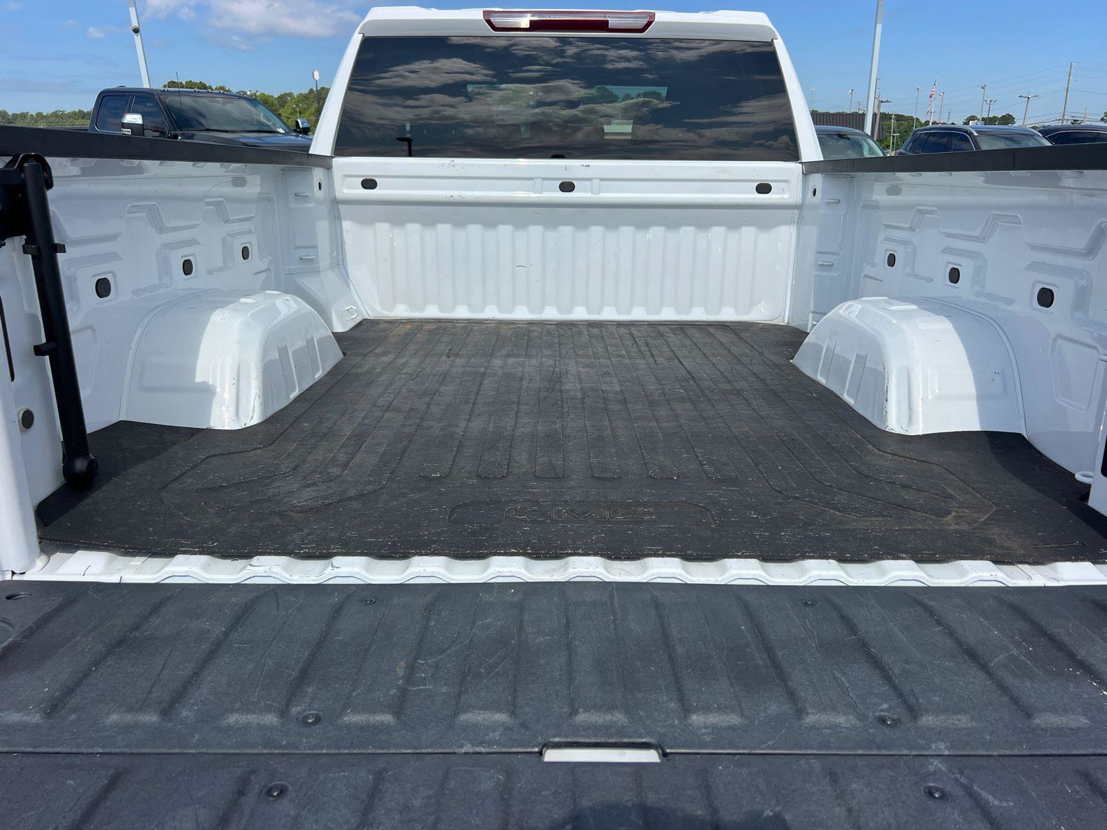 Used 2022 GMC Sierra 1500 SLE RWD image 18