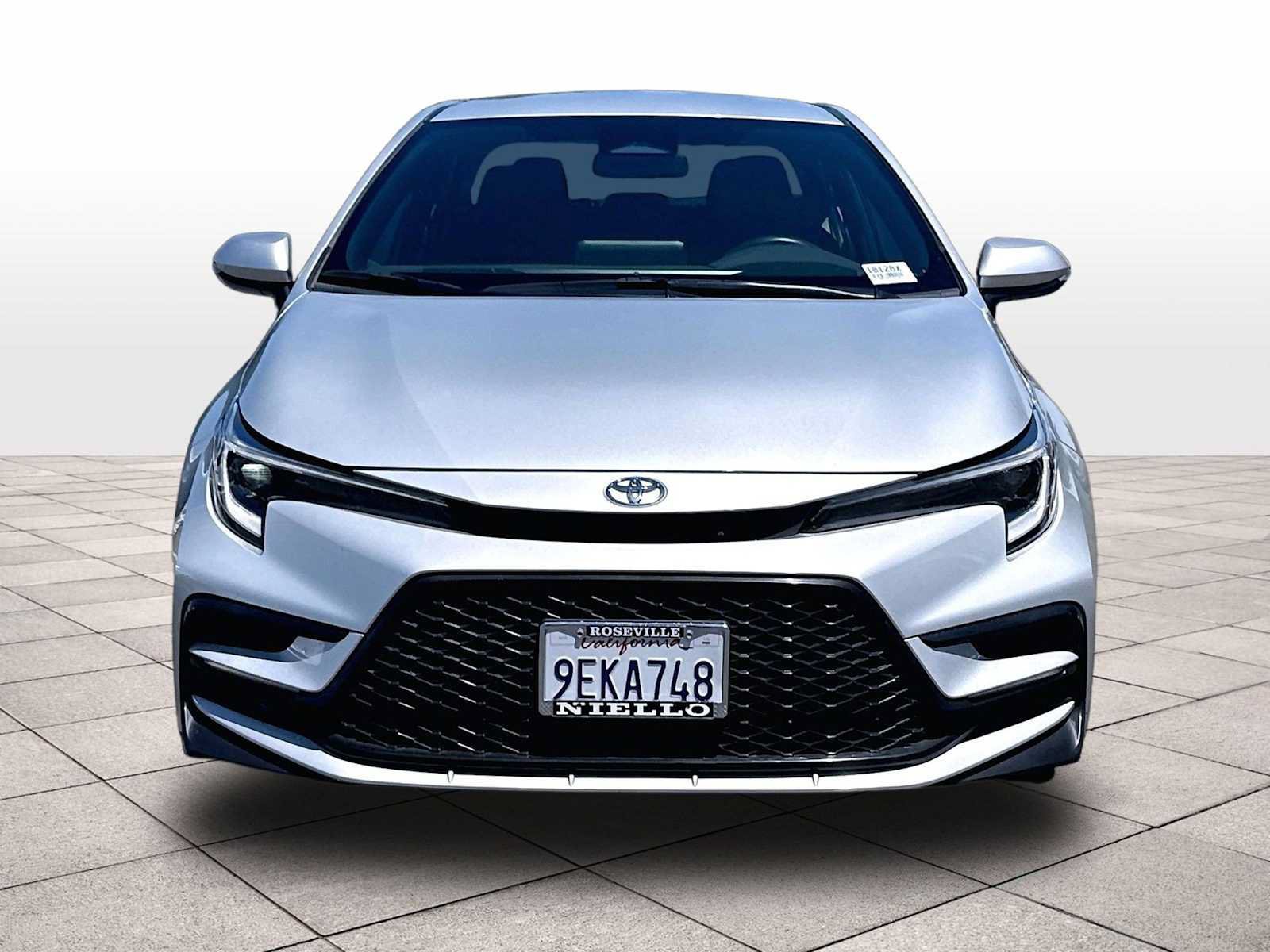 Used 2023 Toyota Corolla SE FWD image 3
