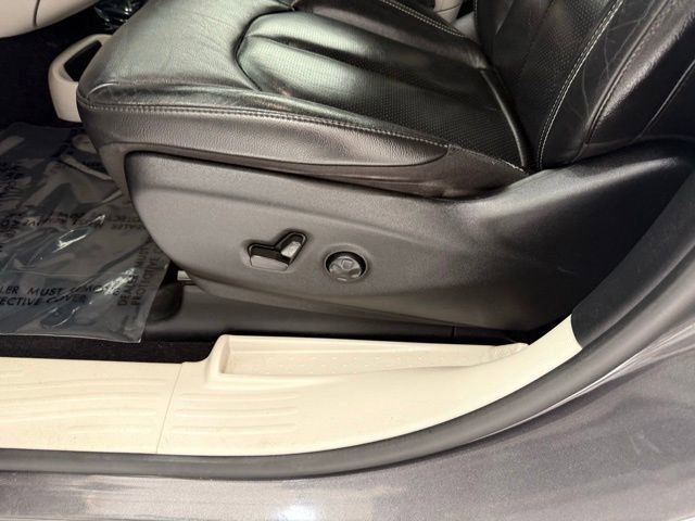 Used 2022 Chrysler Pacifica Touring-L image 27