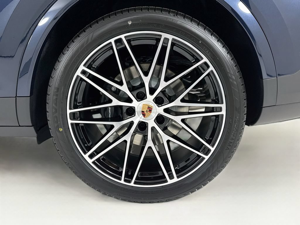 New 2026 Porsche Cayenne Coupe AWD/4WD image 33