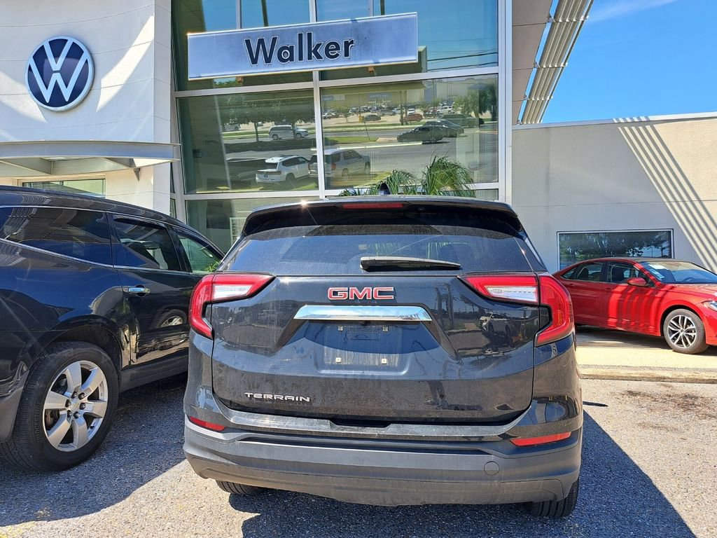Used 2024 GMC Terrain SLE FWD image 5