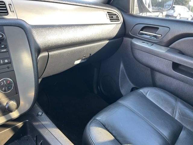 Used 2011 Chevrolet Avalanche LT AWD/4WD image 25