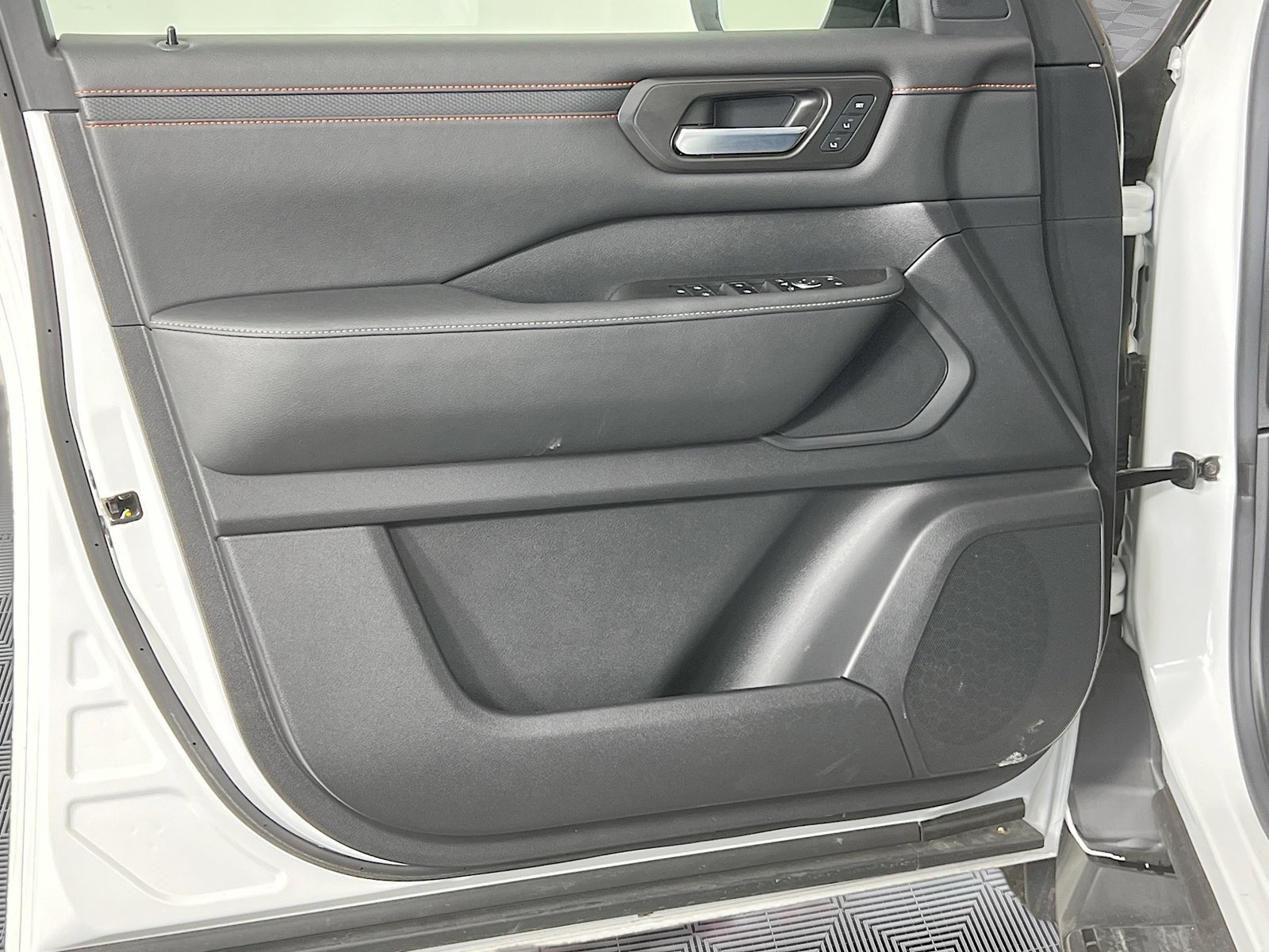 New 2025 Nissan Armada PRO-4X AWD/4WD image 20