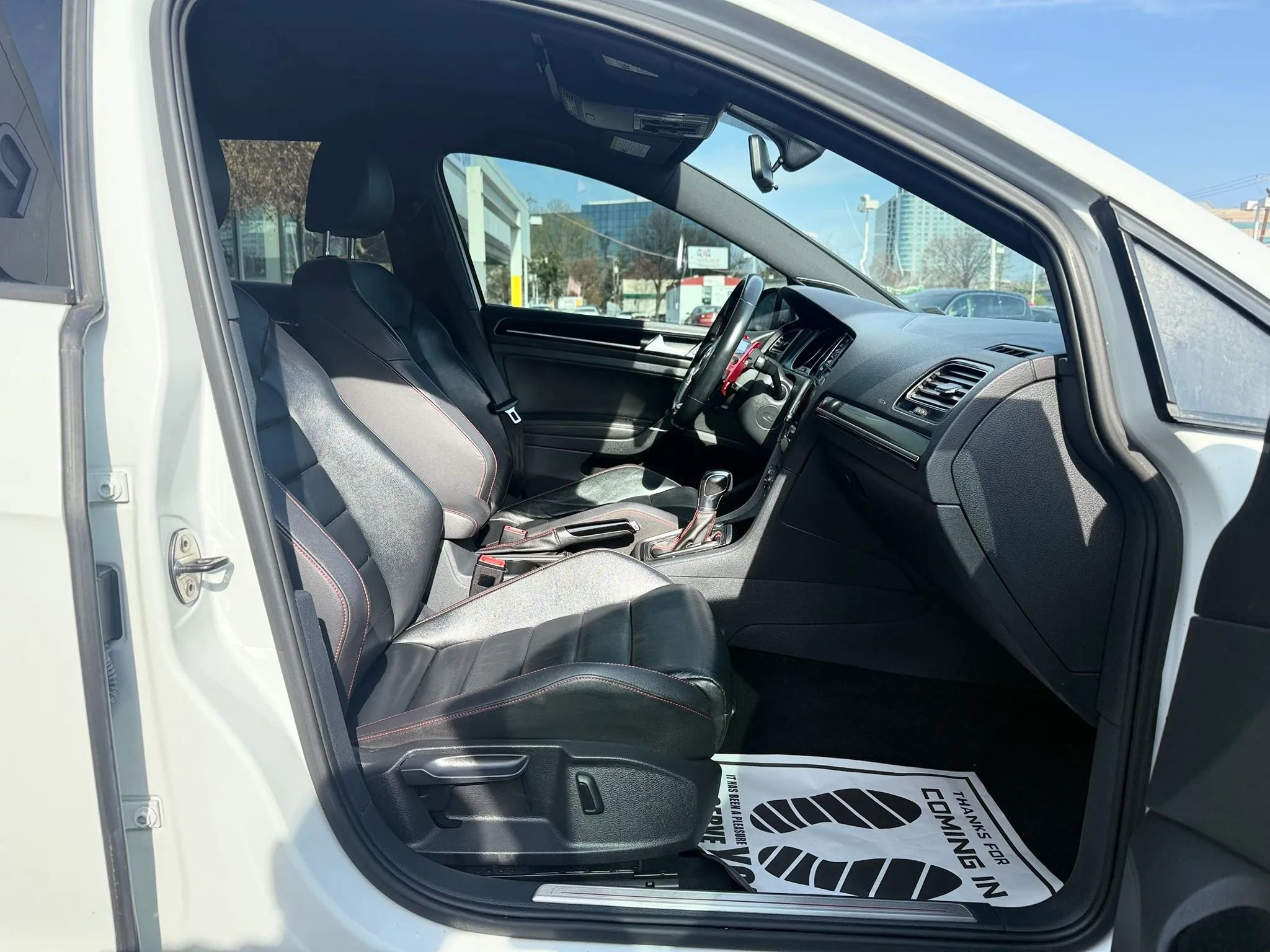 Used 2015 Volkswagen GTI SE image 35