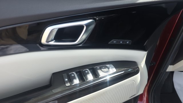 Used 2024 Kia Carnival SX Prestige FWD image 11
