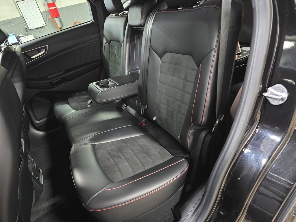 Used 2024 Ford Edge ST-Line image 16