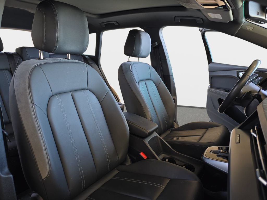 Certified 2023 Audi Q4 e-tron Premium Plus AWD/4WD image 10