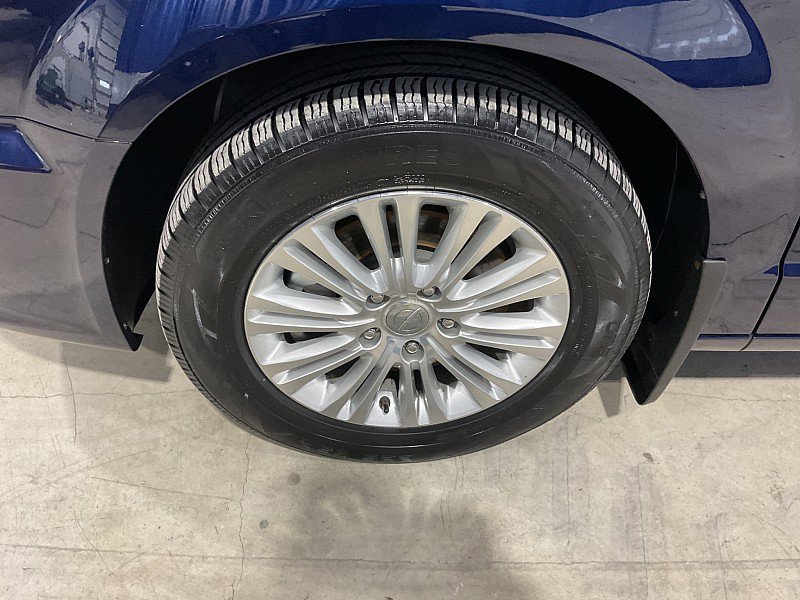Used 2014 Chrysler Town & Country Limited w/ Luxury Group image 9