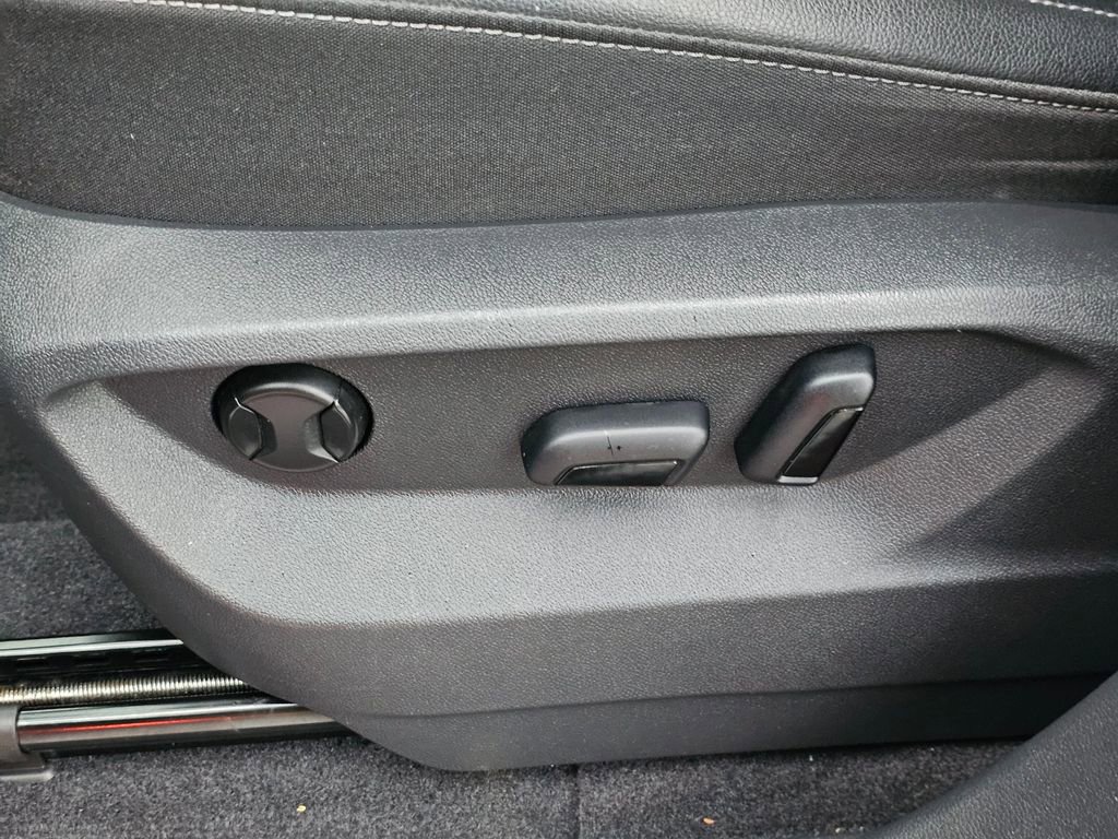 Used 2019 Volkswagen Atlas SE w/ Towing Package image 25