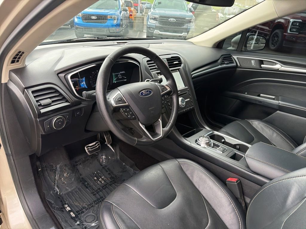 Used 2017 Ford Fusion Titanium image 11