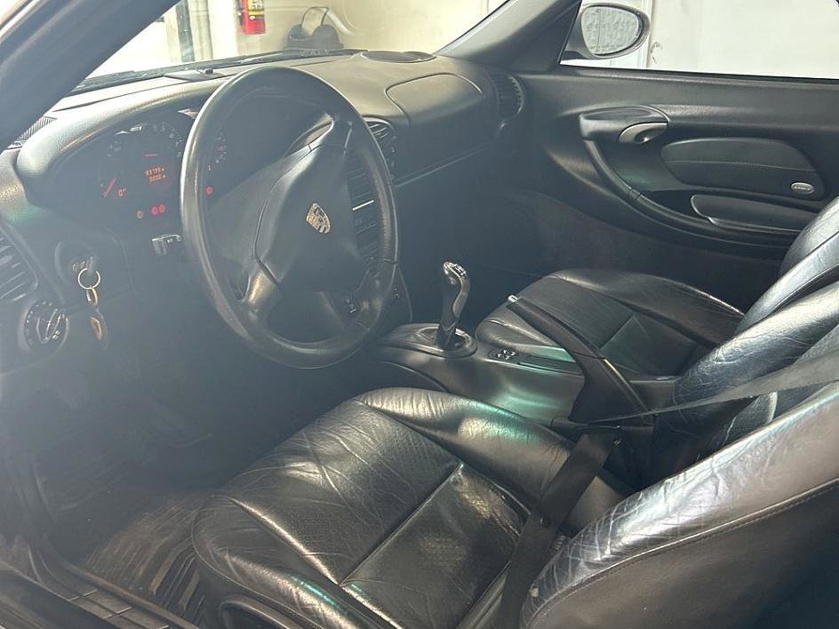 Used 2001 Porsche Boxster 2dr Roadster 5-Spd Manual image 13