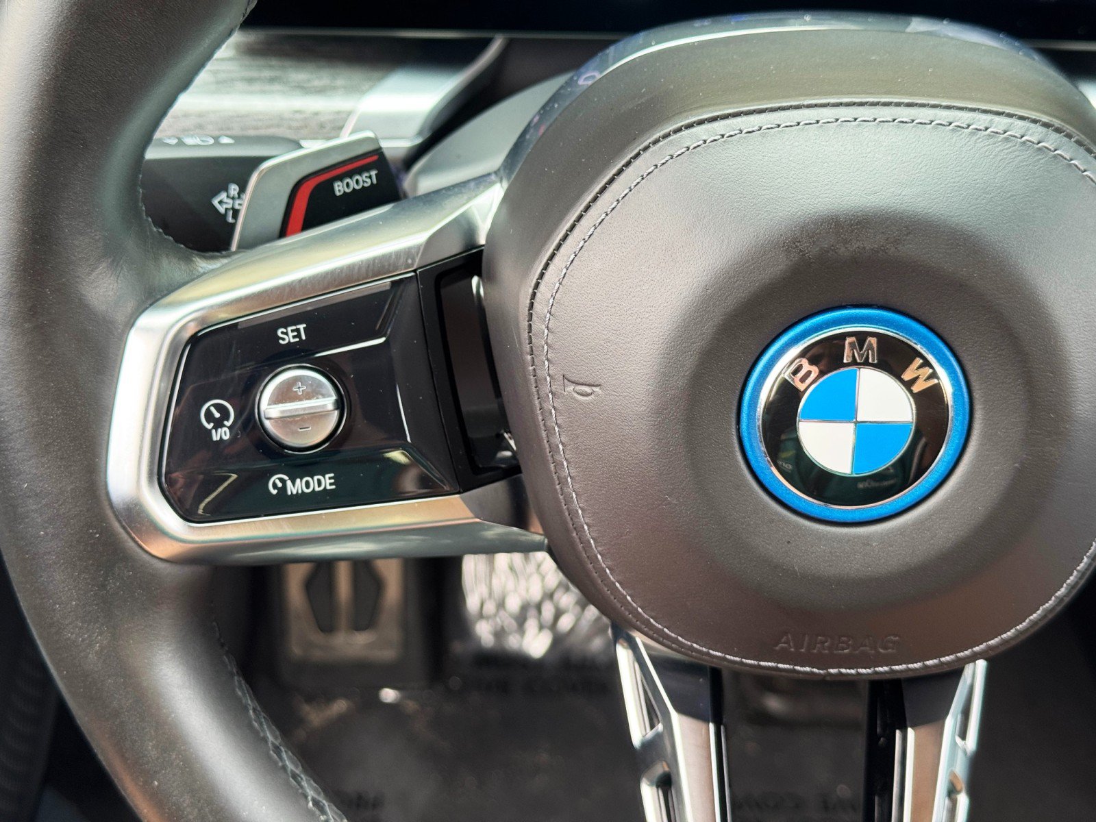 Used 2024 BMW i7 xDrive60 w/ Premium Package AWD/4WD image 22