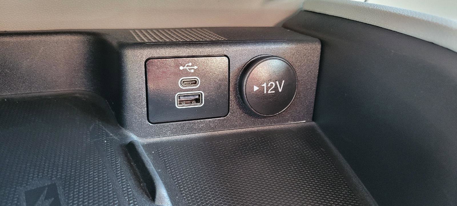 Used 2024 Ford Escape Platinum w/ Premium Technology Package image 21