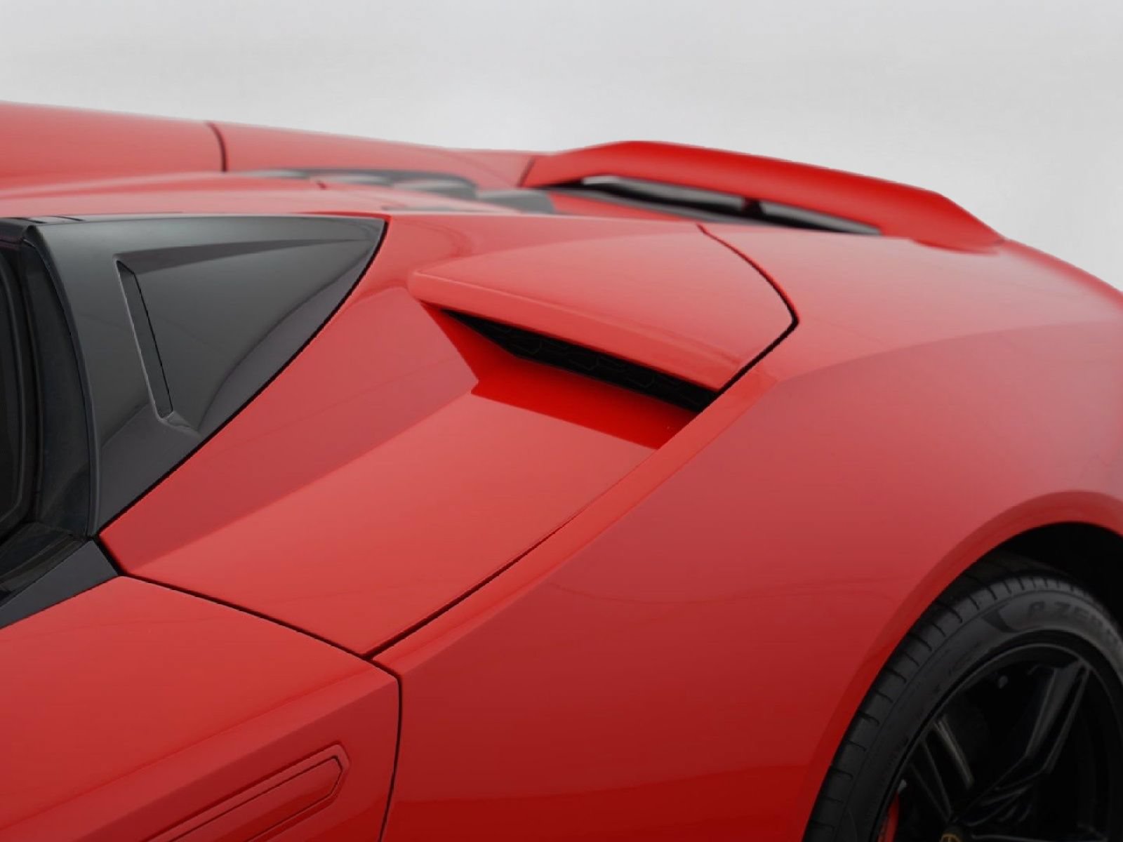 Used 2021 Lamborghini Huracan EVO RWD image 10