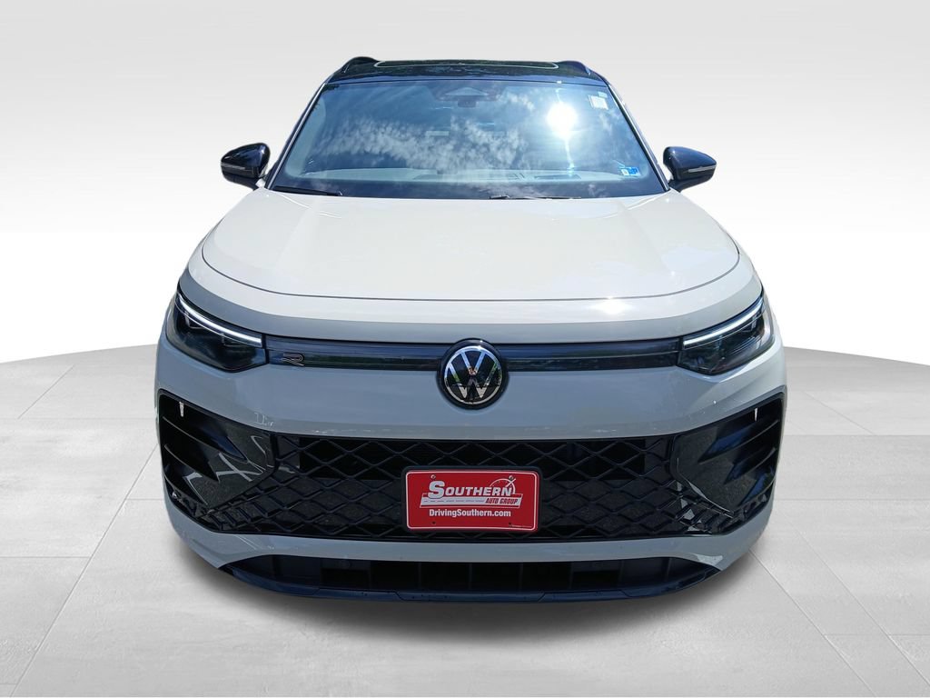 Used 2026 Volkswagen Tiguan SE R-Line AWD/4WD image 9