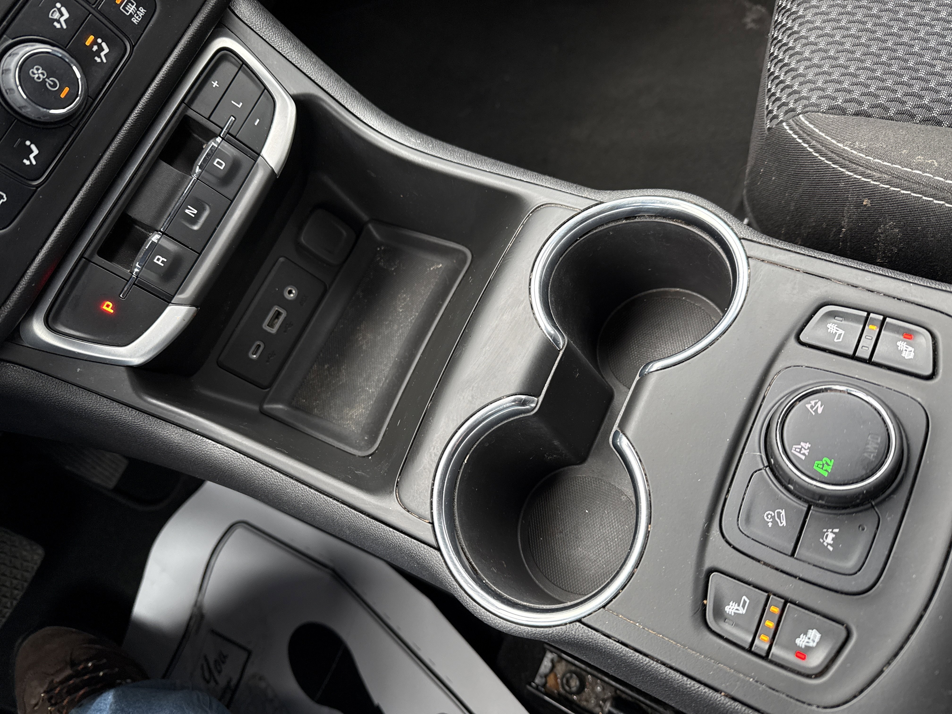 Used 2023 GMC Terrain SLE w/ Driver Convenience Package image 23