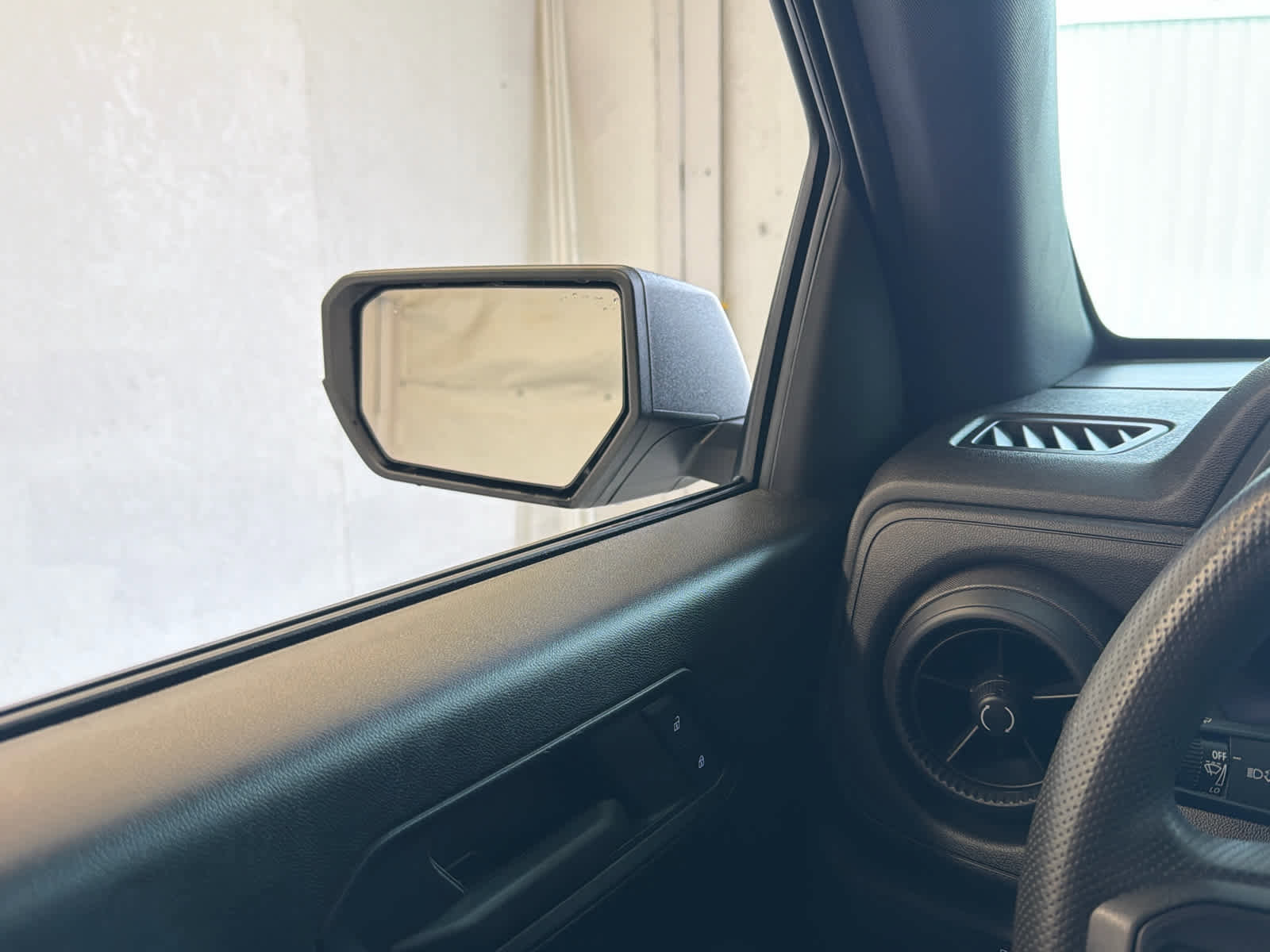 Used 2024 Chevrolet Colorado W/T image 39