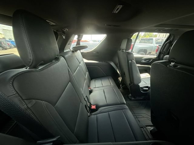 Used 2023 Chevrolet Tahoe Z71 w/ Z71 Off-Road Package AWD/4WD image 12